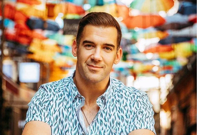 portrait of lewis howes